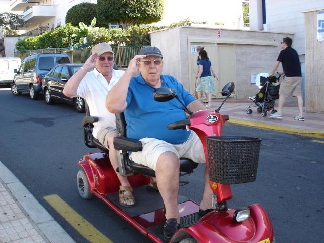 Disparidad Rama Libro Guinness de récord mundial Mobility Scooter Hire In Palma Nova, Majorca - Double Seat Disparidad Rama Libro Guinness de récord mundial Mobility Scooter Hire In Palma Nova, Majorca - Double Seat